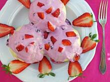 Fot. olusia23, Kluski na parze z sosem jagodowym i truskawkami