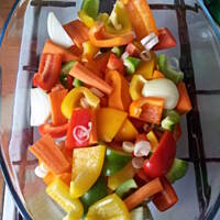 Żeberka z warzywami w miodowo musztardowym sosie :)