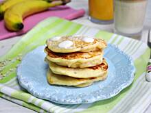 Fot. MIENTA, Pancakes bananowo-kokosowe