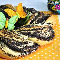 Wieniec drożdżowy z makiem