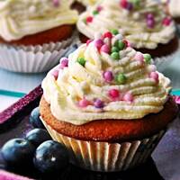 Maślankowe cupcakes z borówkami