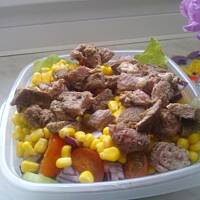 sałatka z karczkiem