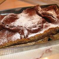 Czarna karpatka z wiśniami