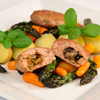 Kotlety mielone faszerowane suszonymi pomidorami