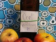 Fot. malibu, Robimy domowy ocet jabłkowy ze skórek jabłkowych.