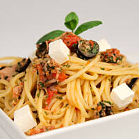 Tuńczykowe bistro spaghetti pomodore