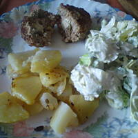 Kotlety mielone nadziewane serkiem topionym i oliwkami