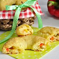 Oponki z kurczakiem, serem i warzywami