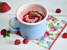 Fot. MIENTA, Truskawkowy koktajl lodowy z malinami