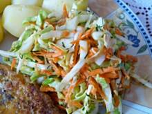 Fot. Anna Z, Surówka z młodej kapusty i marchewki