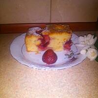 Pyszne ciasto z truskawkami