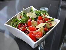 Fot. je7mima, Egzotyczna sałatka z rukolą i granatem