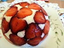 Fot. aurelia.m, serowy kopiec z truskawkami