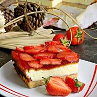 Sernik truskawkowo - rabarbarowy