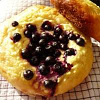 Drożdżówki z jagodami i serem