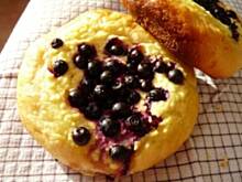 Fot. Anna Z, Drożdżówki z jagodami i serem