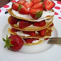 Placuszki z mascarpone z truskawkami