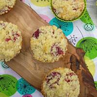 Muffinki z czereśniami i kruszonką