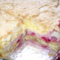 Ciasto porzeczkowe z budyniem, kremem jogurtowym i kokosową bezą