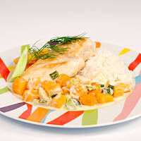 Filet delikatny w sosie śmietanowym z młodej włoszczyzny