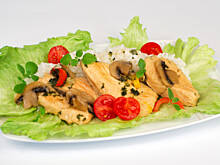 Fot. Wkn, Polędwica z indyka z papryką i pieczarkami