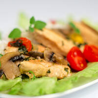 Polędwica z indyka z papryką i pieczarkami