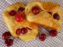 Fot. Anna Z, Drożdżówki z czereśniami i serem