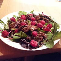 Wątróbka z malinami i balsamico