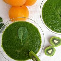 Koktajl ze szpinakiem i kiwi