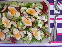 Fot. olusia23, Sałatka z jajkiem i szynką z sosem chrzanowym