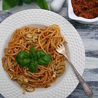 Spaghetti z pesto rosso