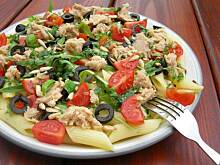 Fot. olusia23, Sałatka z makaronem, tuńczykiem i rukolą