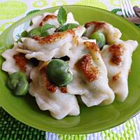 Pierogi z bobem i mietą