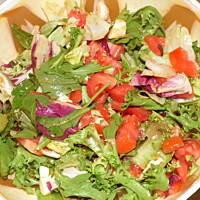 Letnia sałatka z mozarellą