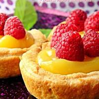Tartaletki z lemon curd i malinami