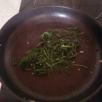 Zrazy nadziewane szpinakiem w szynce a'la parmeńskiej