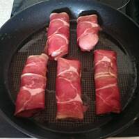 Zrazy nadziewane szpinakiem w szynce a'la parmeńskiej