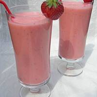 Koktajl  truskawkowy z nutą pomarańczy