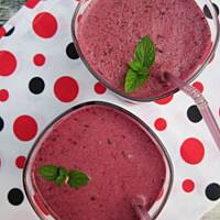 Koktajl jagodowo-kokosowy