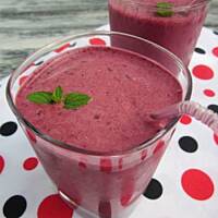 Koktajl jagodowo-kokosowy