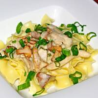 Tagliatelle z sosem kurkowo-mięsnym