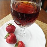 Pyszna nalewka z truskawek.