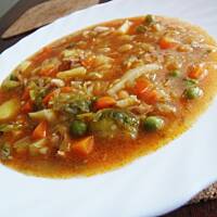 Kapuśniak z młodej kapusty,