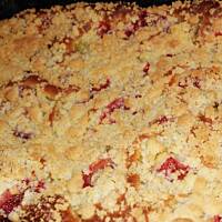 Drożdżowe z rabarbarem i truskawkami.