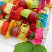 Owocowe szaszłyki z galaretkami