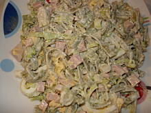 Fot. luciweg, zielona sałatka z makaronu szpinakowego