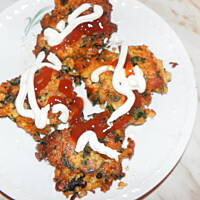 Kotleciki z kalafiora i ziemniaków z nutką zielonej pietruszki