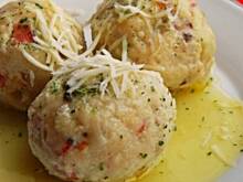 Fot. Mloda, Canederli - kulki z czerstwego chleba