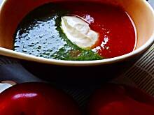 Fot. Luelle, Dwukolorowa zupa szpinakowo-pomidorowa