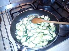 Fot. AsiaPak, Makaron z cukiną-łatwy i pyszny